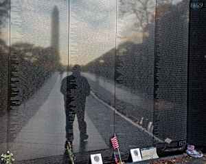 man-paid-tribute-veterans-visiting-vietnam-veterans