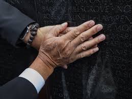 2 Sides project at wall