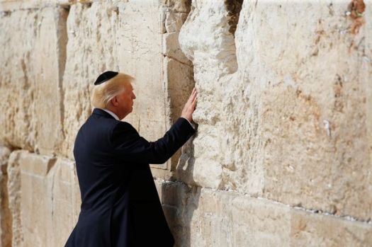US-President-Donald-Trump-touches-the-Western-Wall-Judaisms-holiest-prayer-site-in-Jerusalems