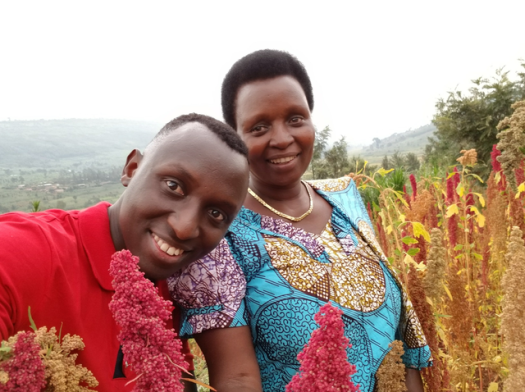 cedric-and-mom_custom-c9f0efdeaa612b48b33395188276455b9d95791f-s800-c85